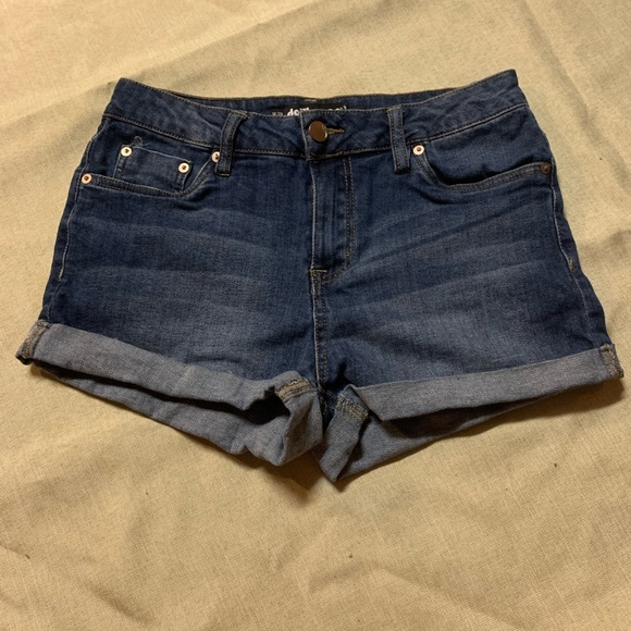 dollhouse denim shorts